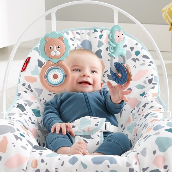 Массажное кресло Fisher-Price с игрушками