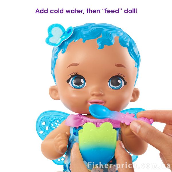 кормить куклу