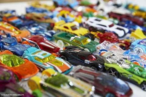 Подарочный набор 20 базовых машинок Hot Wheels H7045