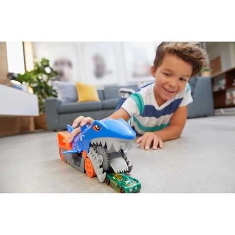 Hot Wheels Акуляча паща Вантажівка-транспортер GVG36